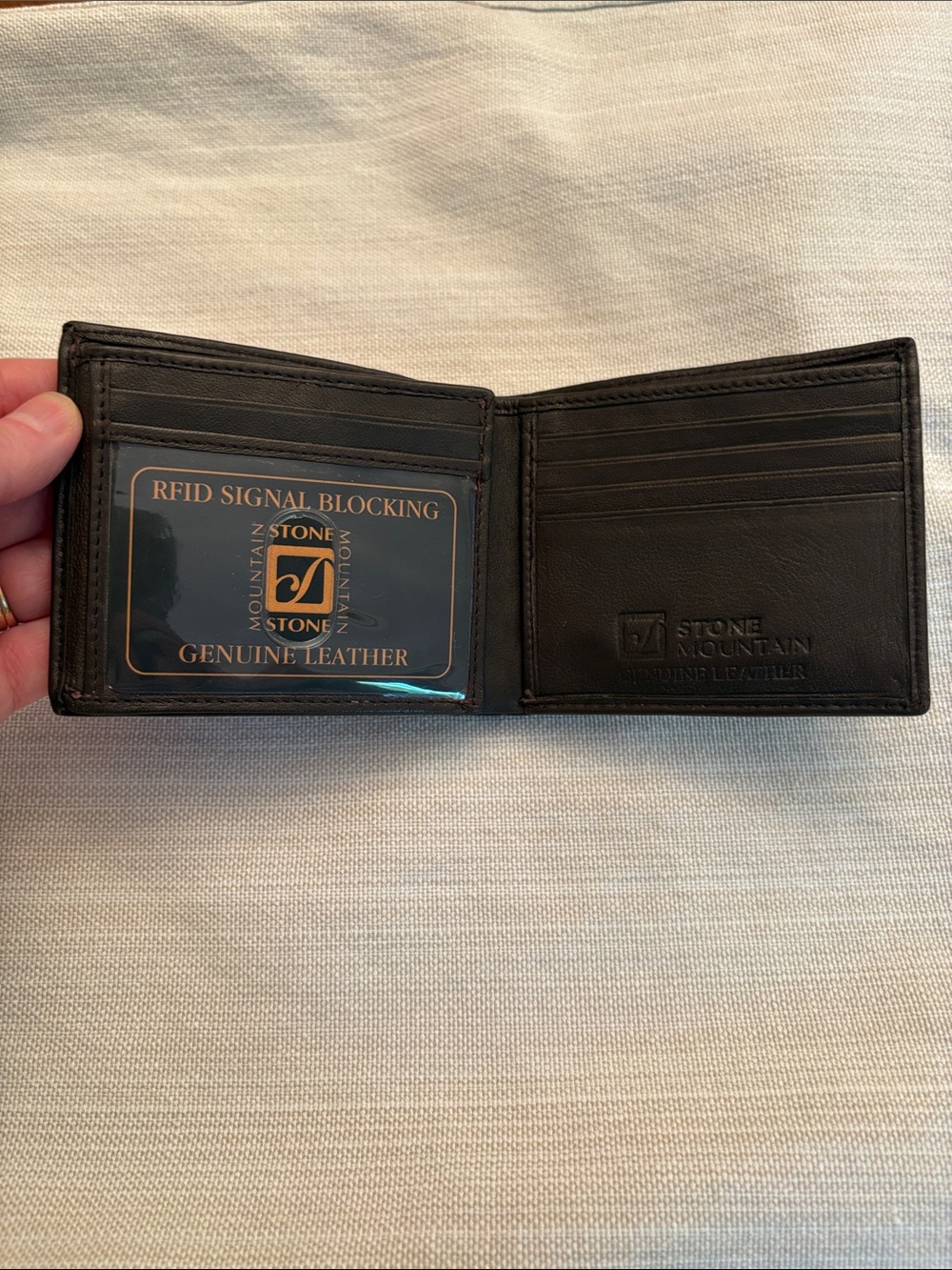 Mens Stone Mountain Leather Wallet - Picture 2 of 8